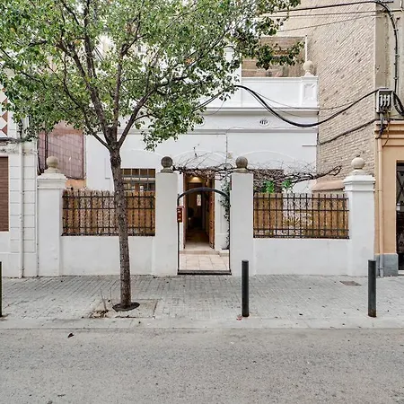 Casa Jasmin Cosy 4 Bedroom House With Terrace * L'Hospitalet de Llobregat
