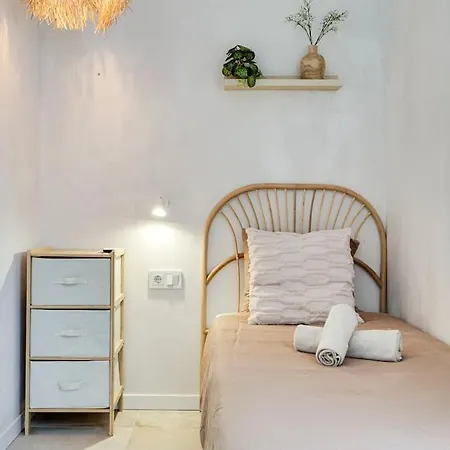 Casa Jasmin Cosy 4 Bedroom House With Terrace * L'Hospitalet de Llobregat