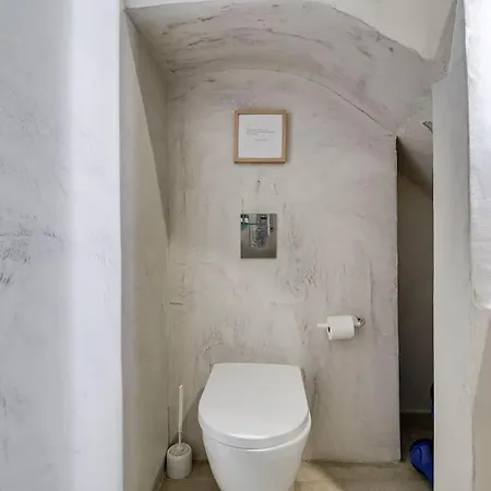 Apartment Casa Jasmin Cosy 4 Bedroom House With Terrace L'Hospitalet de Llobregat