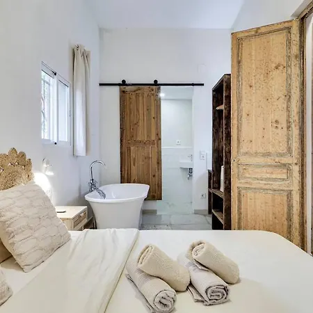 Casa Jasmin Cosy 4 Bedroom House With Terrace L'Hospitalet de Llobregat
